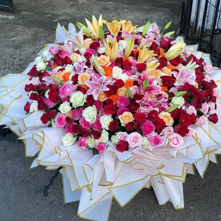 Buket Jumbo Campuran Mawar dan Lily