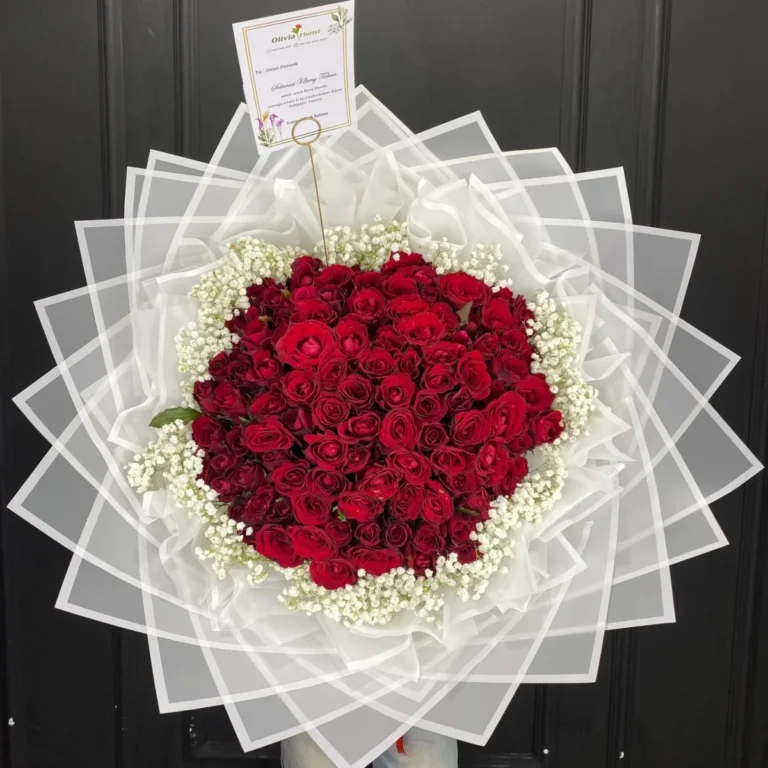 Buket Mawar Merah Kelopak Putih