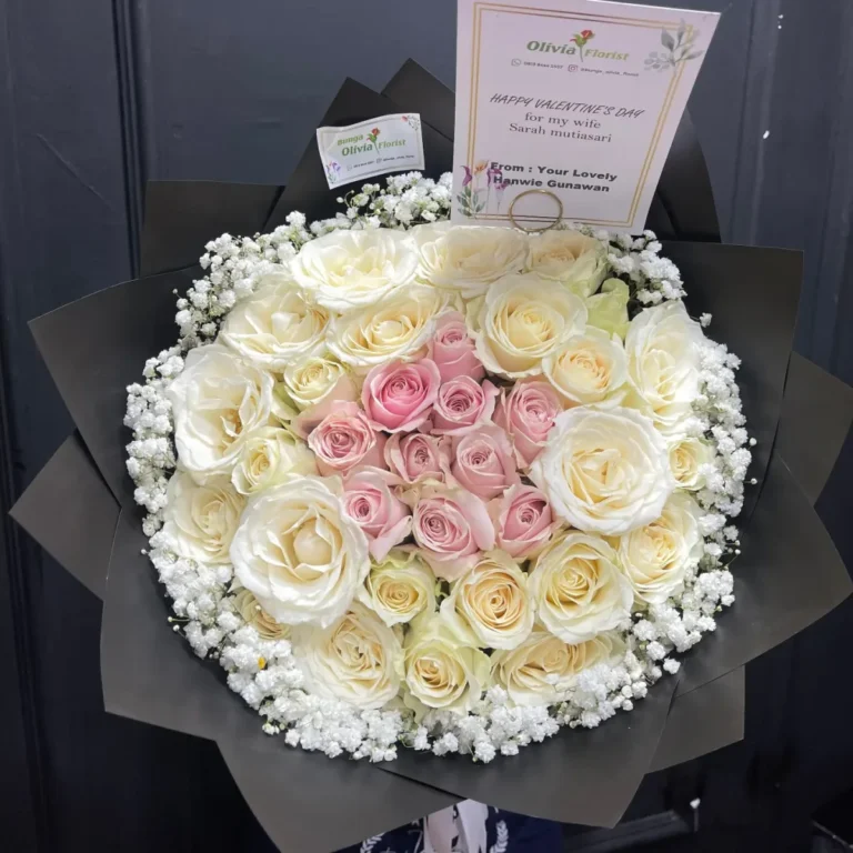 Buket Mawar Putih dan Pink
