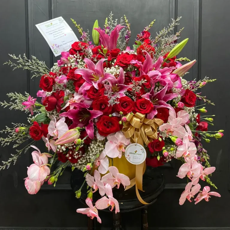 Bunga Meja Merah Lily dan Anggrek