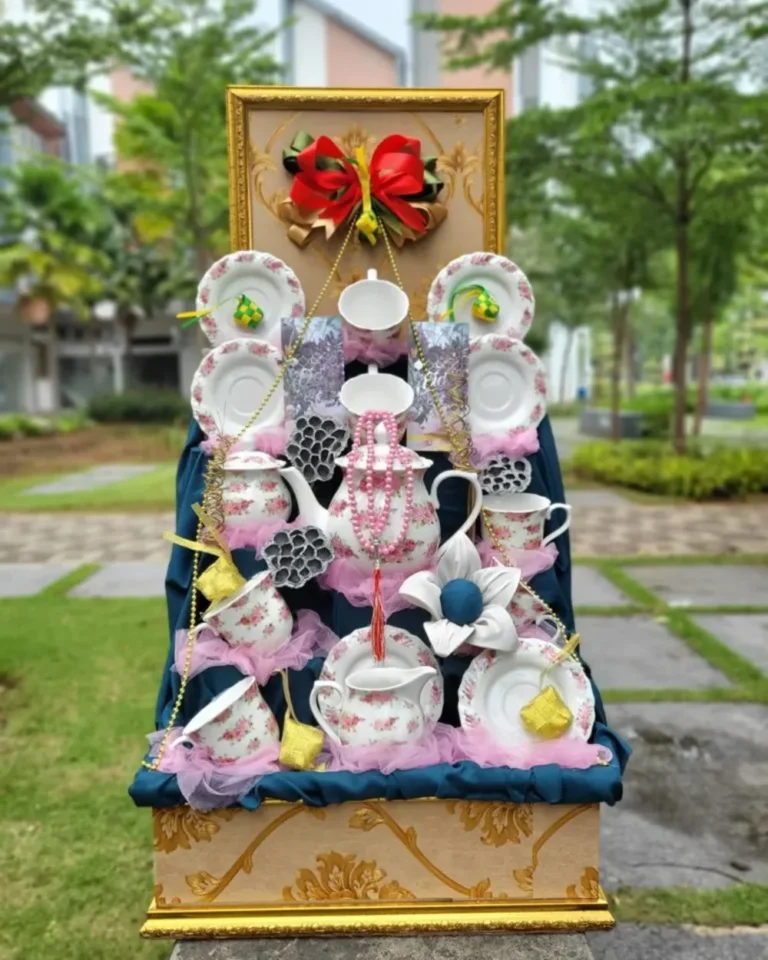 Parcel Lebaran Set Teh Motif Mawar Pink