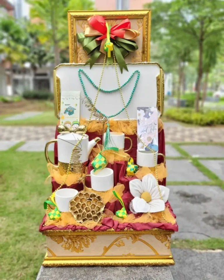 Parcel Lebaran Set Teko Putih dengan Nampan