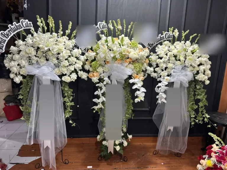 Standing Flower Duka Putih Tile Putih
